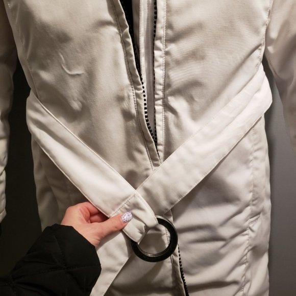 **SOLD** Authentic Canada Goose LIKE NEW - Picture 5 of 10